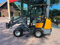 Shovel / Wiellader / Kniklader Giant Giant 332ST