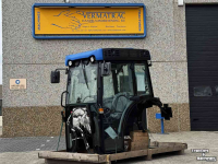 Compact tractor New Holland Complete T 4.xxx V Smalspoor Airco Elektra Stoel Lampen