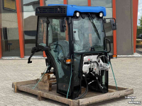 Compact tractor New Holland Complete T 4.xxx V Smalspoor Airco Elektra Stoel Lampen