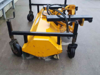 Veegmachine  heftruck / shovel bezem