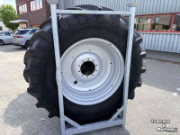 Wielen, Banden, Velgen & Afstandsringen Trelleborg 710/70R42 + Mitas 600/70