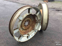 Wielen, Banden, Velgen & Afstandsringen Ford 8-48