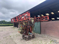 Gedragen Veldspuit Douven 24 meter 1600 liter