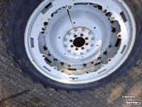 Wielen, Banden, Velgen & Afstandsringen Kleber 300-95 R46