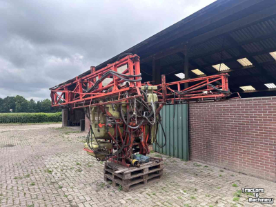 Veldspuit Douven 24 meter 1600 liter