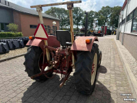 Tractor / Trekker International 323