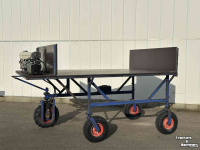 Vierwielige wagen / Landbouwwagen  transportwagen/oogstwagen voor bloemen