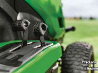 Zitmaaier John Deere X167R