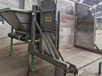 Kisten-kantelaar  Bunker met uitvoerband+kantelaar – complete set,  Dosierbunker mit Austragsband inklusive Kistenkipper (Komplettset)