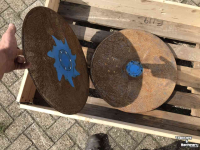 Diverse gebruikte onderdelen Lemken Schijfkouters 6x D590/100x6