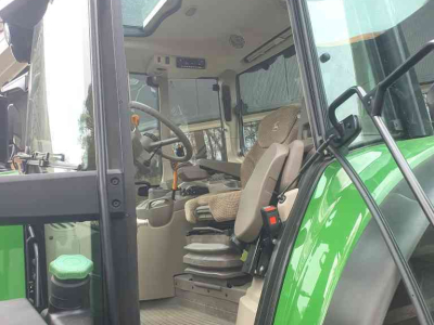 Tractor / Trekker John Deere 6120M