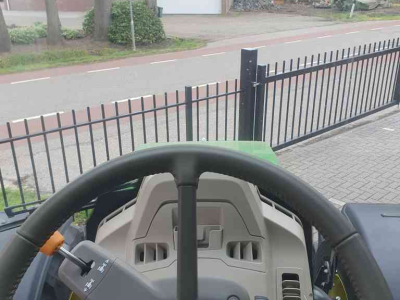 Tractor / Trekker John Deere 6120M