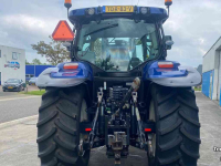 Traktoren New Holland T6020 Plus met 120FL voorlader / frontlader