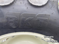 Wielen, Banden, Velgen & Afstandsringen BKT Set Bkt Agrimax banden 420/85R34 en 340/85R24 gemonteerd op verstelbare velgen