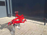 Ploegen YT Agri 3 schaar rondgaande ploeg ex demo machine!
