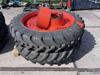 Wielen, Banden, Velgen & Afstandsringen Taurus 340/85R48 & 270/95R36