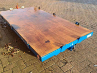 Vierwielige wagen / Landbouwwagen  Industriewagen / Industrietransportwagen 3000 kg 2400x1200mm
