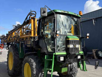 Zelfrijdende Veldspuit John Deere John deere 6310 Sieger opbouw
