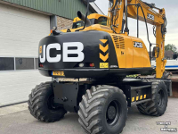 Bandenkraan / Graafmachine op wielen JCB JS145W+
