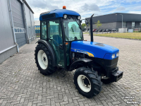 Smalspoor tractor New Holland TN75VA
