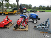 Tractor / Trekker New Holland boomer 25 hydro 30uur en div werktuigen