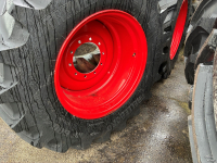 Wielen, Banden, Velgen & Afstandsringen  Trelleborg VF600/60R30  op velg 10 gats