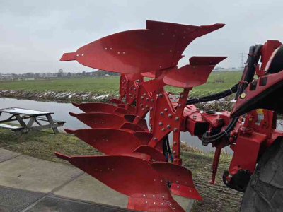Ploegen  4 schaar vario ploeg