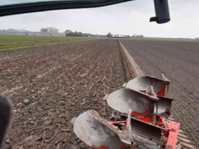 Ploegen  4 schaar vario ploeg
