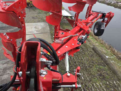 Ploegen  4 schaar vario ploeg