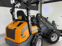 Shovel / Wiellader / Kniklader Giant G2200E