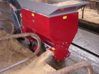 Overige stal- en melkmachines en toebehoren  Zaagselstrooier