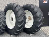 Wielen, Banden, Velgen & Afstandsringen Michelin Set Michelin (18.4R38) 460/85R38 en Trelleborg (14.9R28) 380/85R38 voor NewH T6.xxx