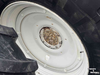 Wielen, Banden, Velgen & Afstandsringen Michelin Set Michelin (18.4R38) 460/85R38 en Trelleborg (14.9R28) 380/85R38 voor NewH T6.xxx