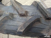 Wielen, Banden, Velgen & Afstandsringen Pirelli 12.4R28
