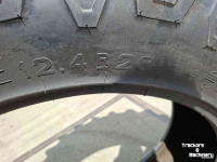 Wielen, Banden, Velgen & Afstandsringen Pirelli 12.4R28