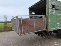 Getrokken truck-aanhanger  Biggen transport wagen
