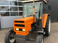 Tractor / Trekker Renault 551