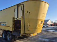 Voermengwagen Vertikaal USA Equipment 1300 CF - Peecon