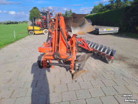 Ploegen Kuhn Multimaster 121 wentelploeg
