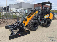 Shovel / Wiellader / Kniklader Giant G2700HD+ Kniklader