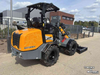 Shovel / Wiellader / Kniklader Giant G2700HD+ Kniklader