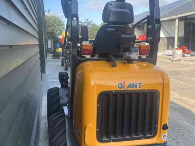 Shovel / Wiellader / Kniklader Giant G1500