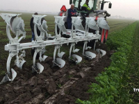 Woeler / Diepwoeler / Voorzetwoeler Kramer ERMO KLEIPLOEG 5 + 1 on land in de veur