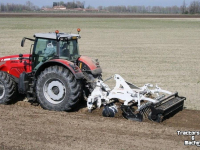 Woeler / Diepwoeler / Voorzetwoeler Kramer ERMO KLEIPLOEG 5 + 1 on land in de veur