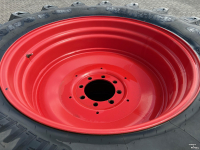 Wielen, Banden, Velgen & Afstandsringen Trelleborg 580/70R38 op velg 8 gats fendt