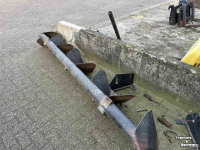 Aanaarder  Vloeistof tank met aanaarder