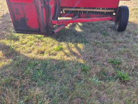 Persen / Balenpers / Pakkenpers New Holland 276 hayliner balenpers hooipers pers stropers