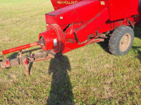 Persen / Balenpers / Pakkenpers New Holland 276 hayliner balenpers hooipers pers stropers