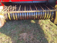 Persen / Balenpers / Pakkenpers New Holland 276 hayliner balenpers hooipers pers stropers