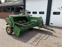 Persen / Balenpers / Pakkenpers John Deere 332 Balenpers